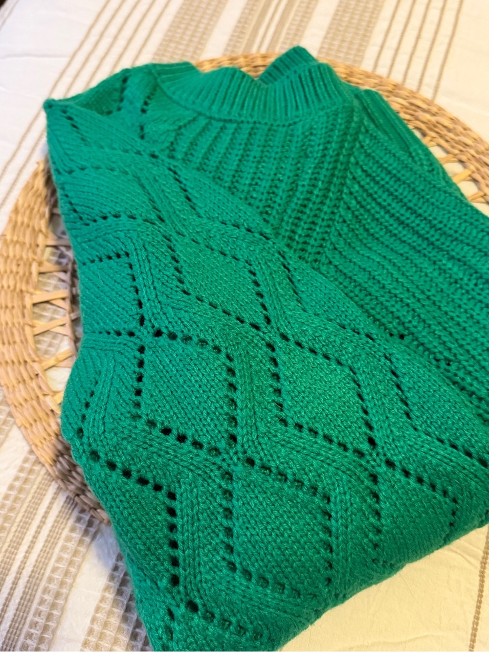 Green Openwork Balloon Sleeve Sweater - Picture 4 of 4